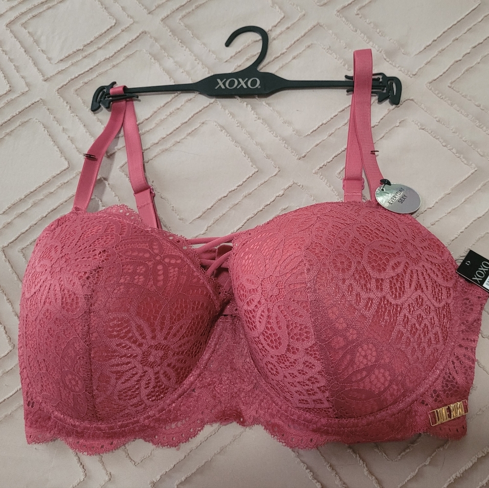 XOXO Ladies lace bra 38DD NWT